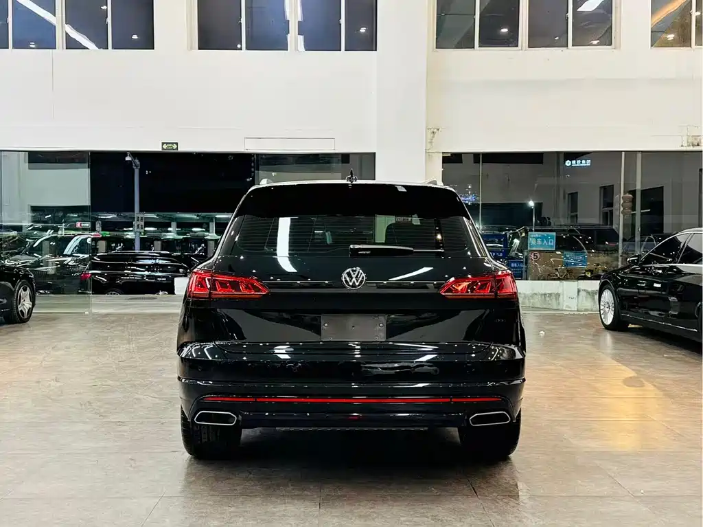 VOLKSWAGEN TOUAREG