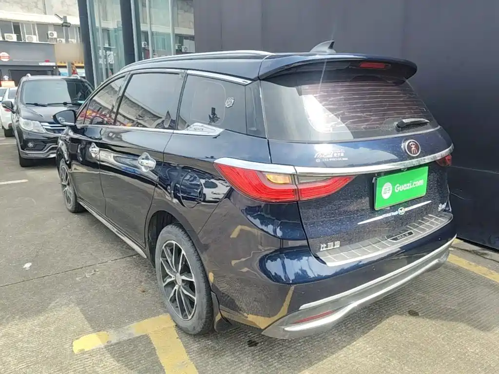 BYD MAX — миниатюра 5
