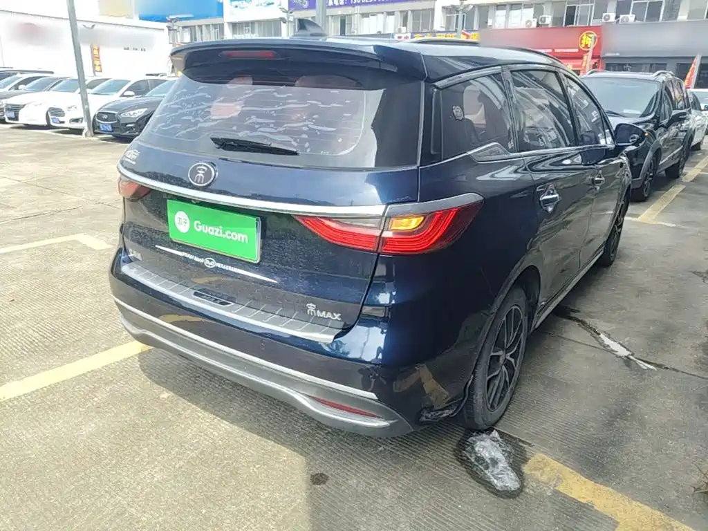 BYD MAX — миниатюра 7