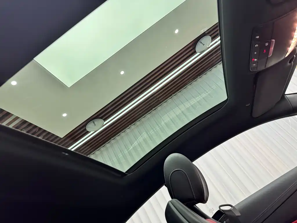 Mercedes-Benz E-Class (Import) — миниатюра 20