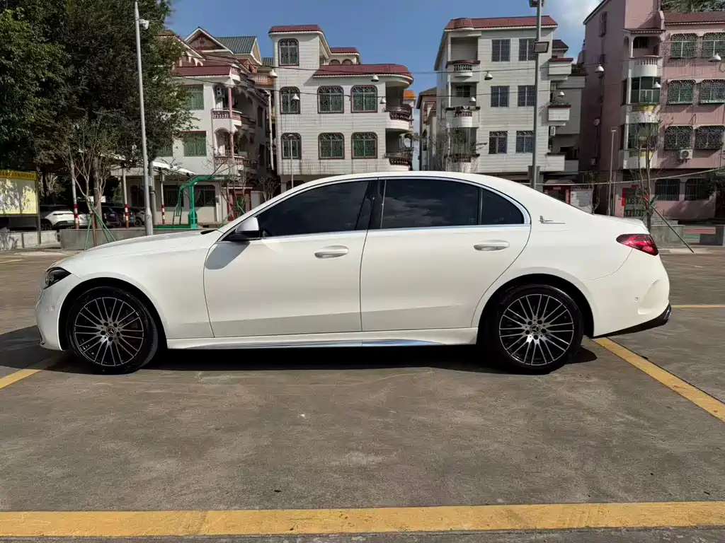 Mercedes-Benz C-Class — миниатюра 4