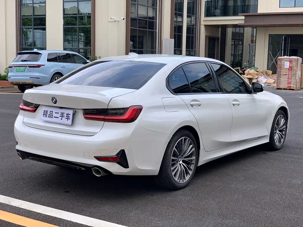 BMW 3 Series 3 2022 320i Sport