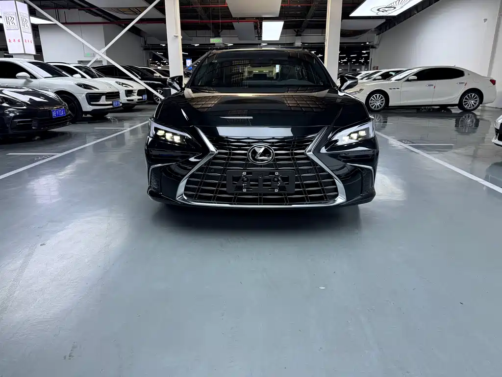 Lexus ES 2025 200 Premium