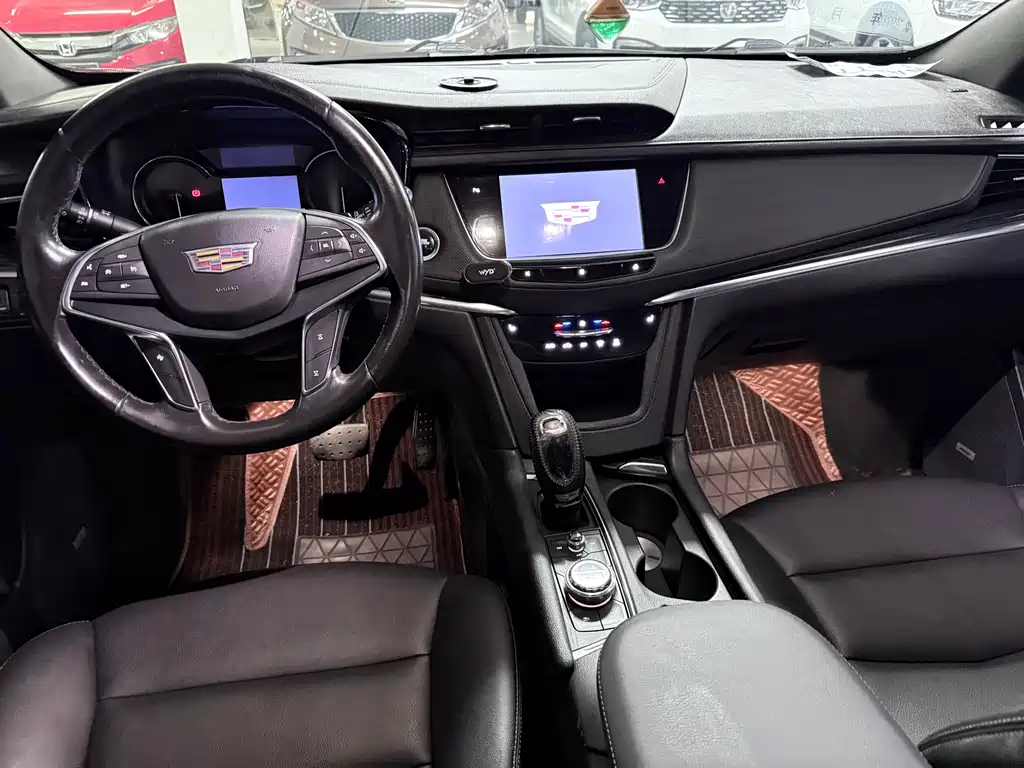 Cadillac XT5 - фото 13
