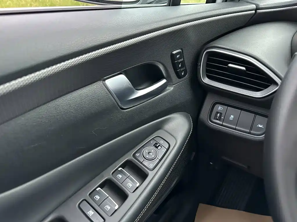 Hyundai Santa Fe — миниатюра 21