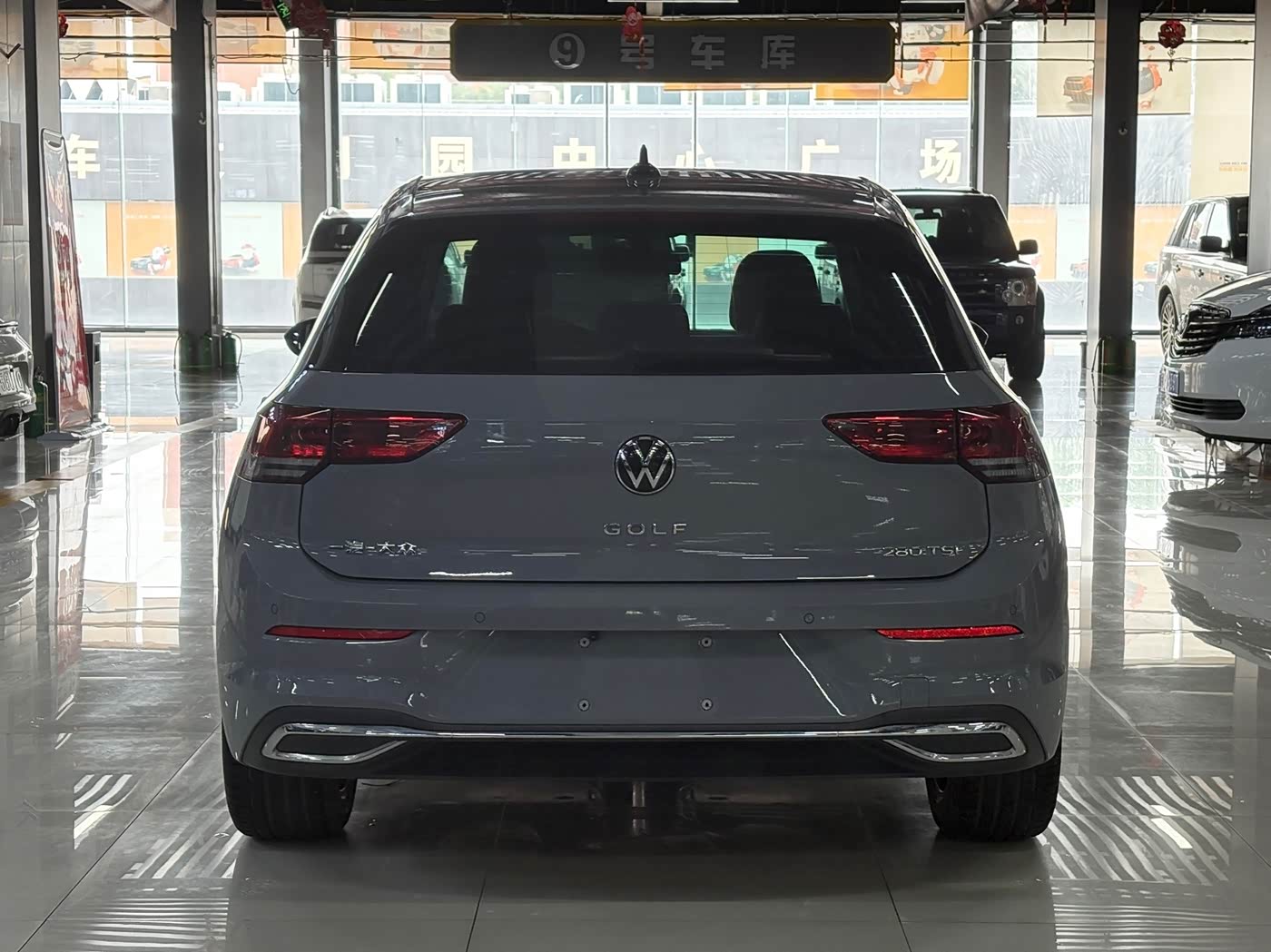 Volkswagen Golf 1.4 л 2023 г. Серебристо-серый, пробег 36000 км