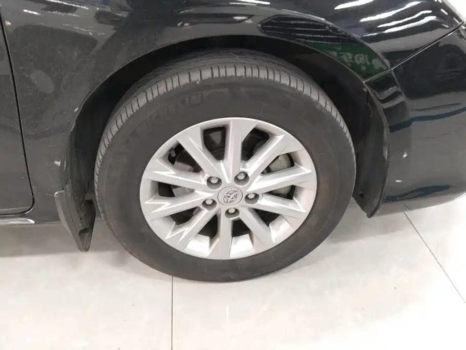 Toyota Camry — миниатюра 6