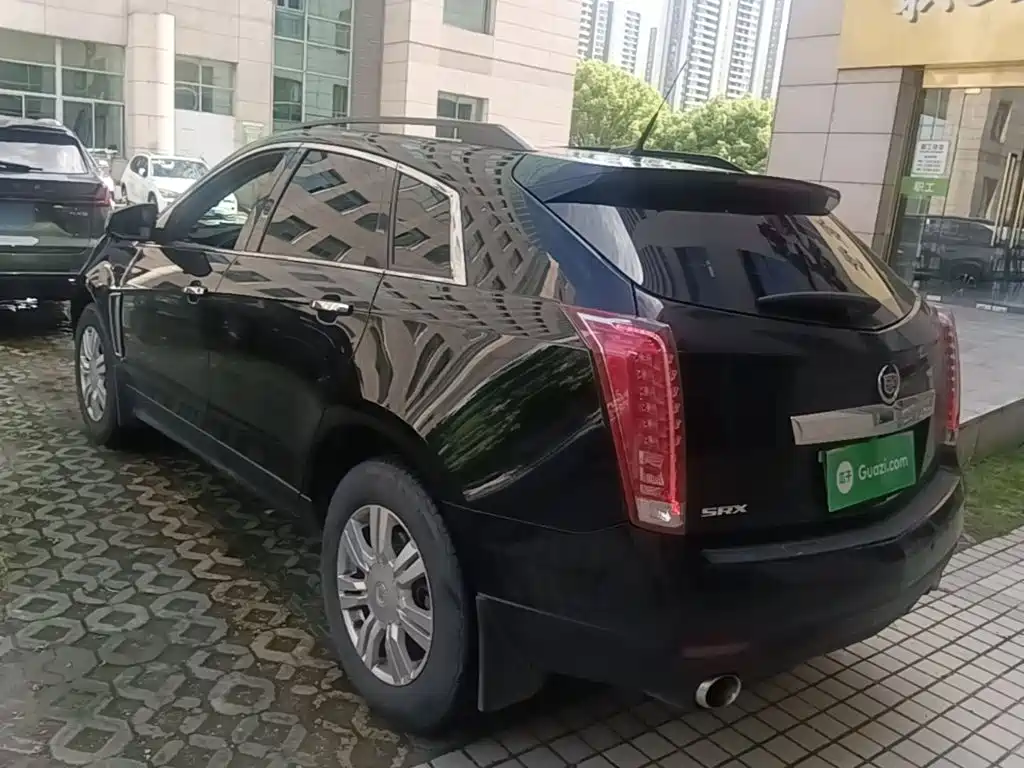 Cadillac SRX — миниатюра 5