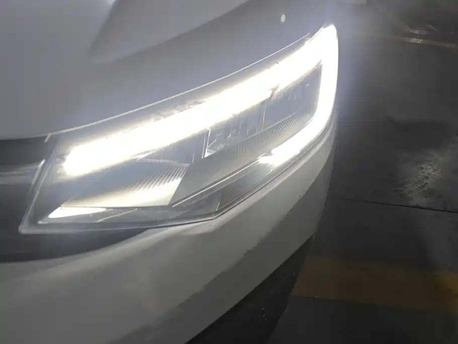 Volkswagen Lavida — миниатюра 5