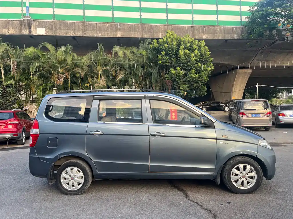 Wuling Hongguang — миниатюра 4