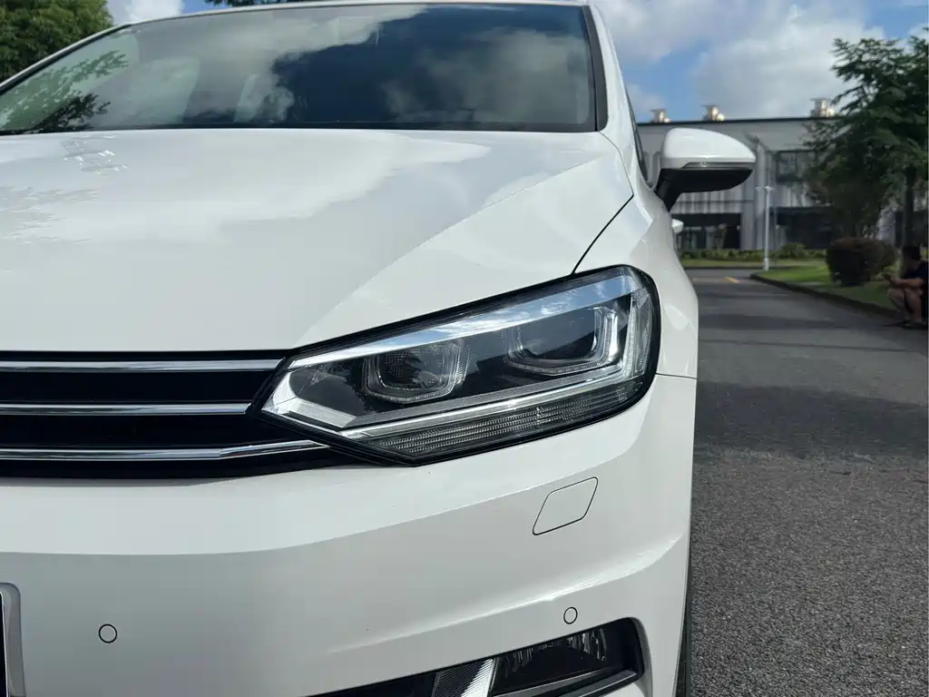 Volkswagen Touran — миниатюра 7