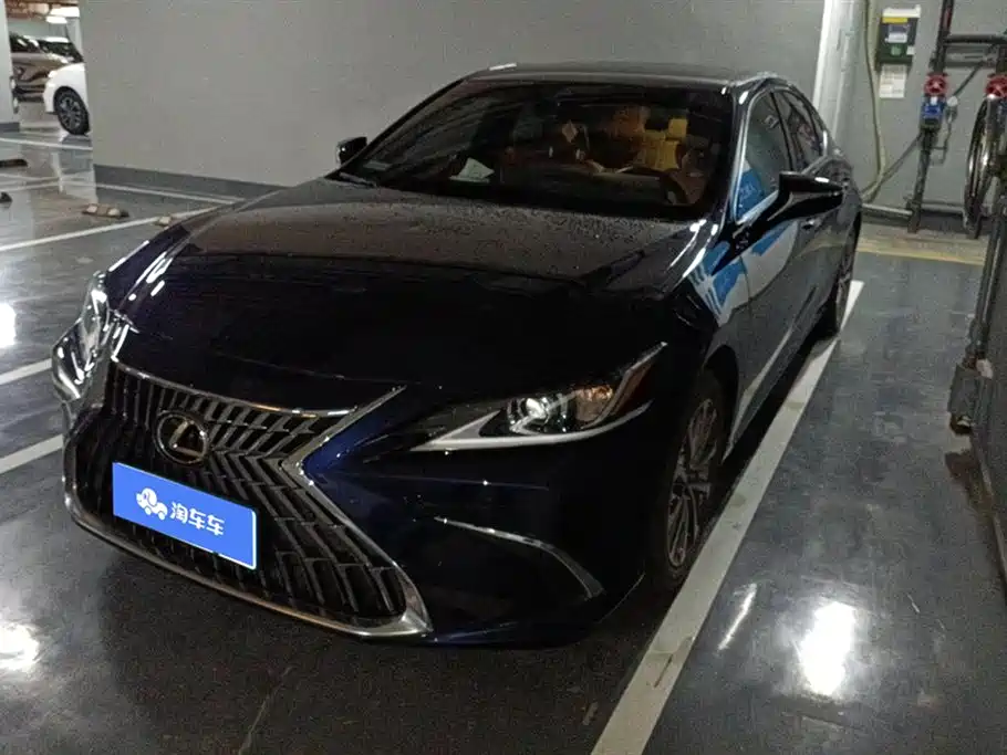 Lexus ES 2023