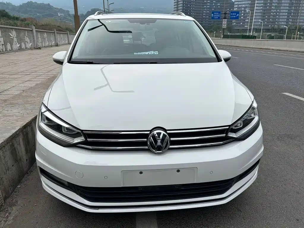 Volkswagen Touran — миниатюра 2