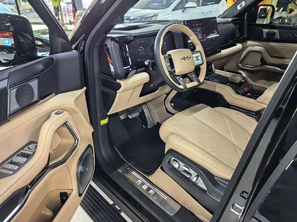 Fangchengbao Leopard 8 8 2025 Flagship 7 мест