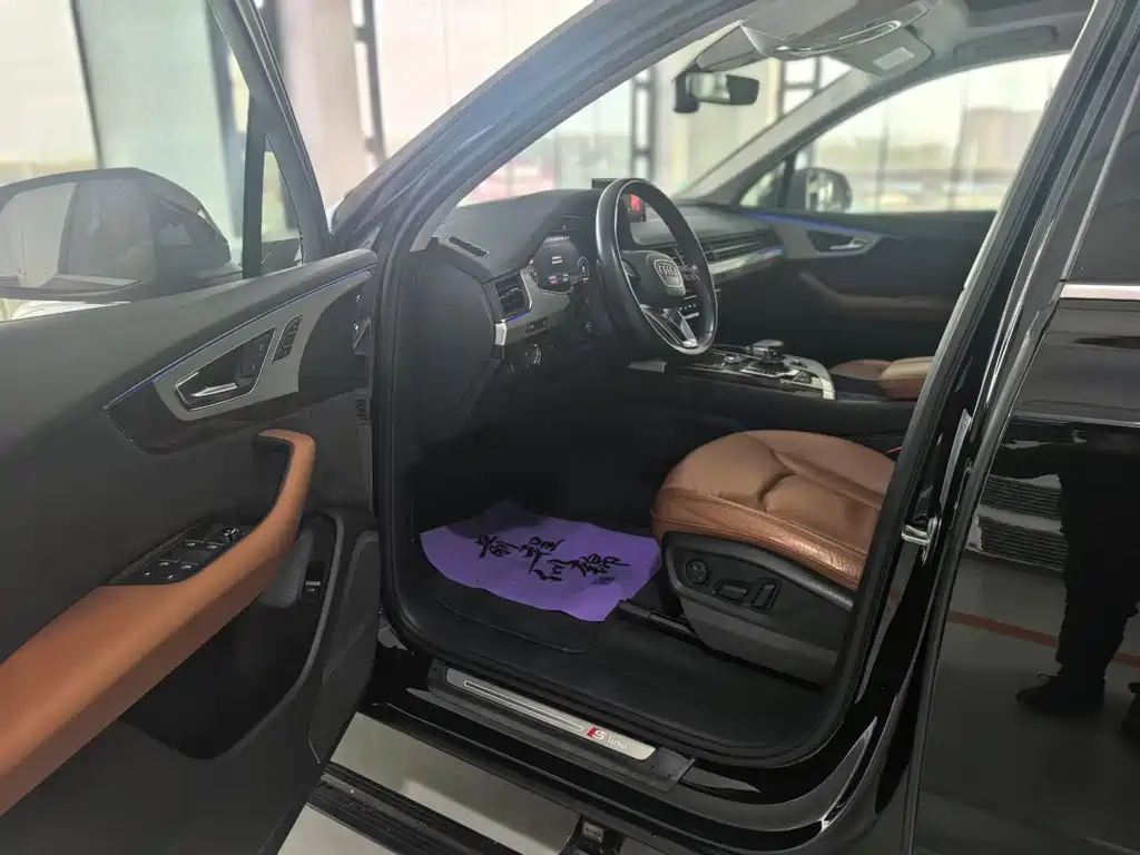 Audi Q7 — миниатюра 6