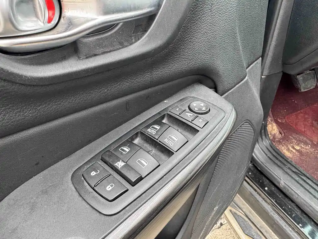 Jeep Cherokee — миниатюра 10
