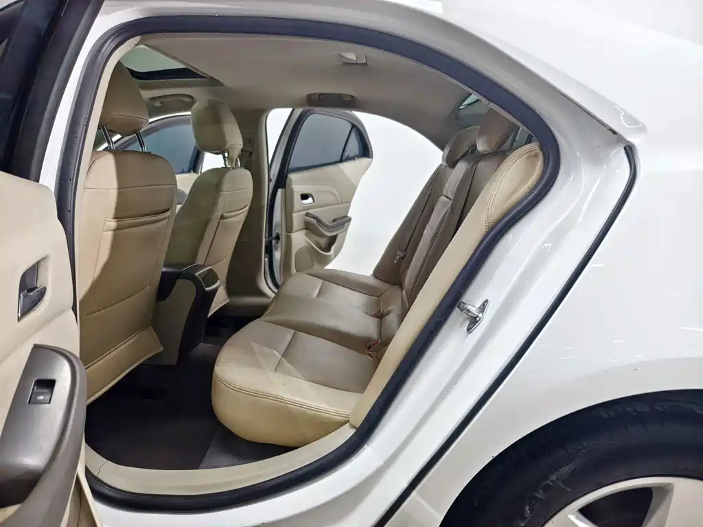 Chevrolet Malibu — миниатюра 13