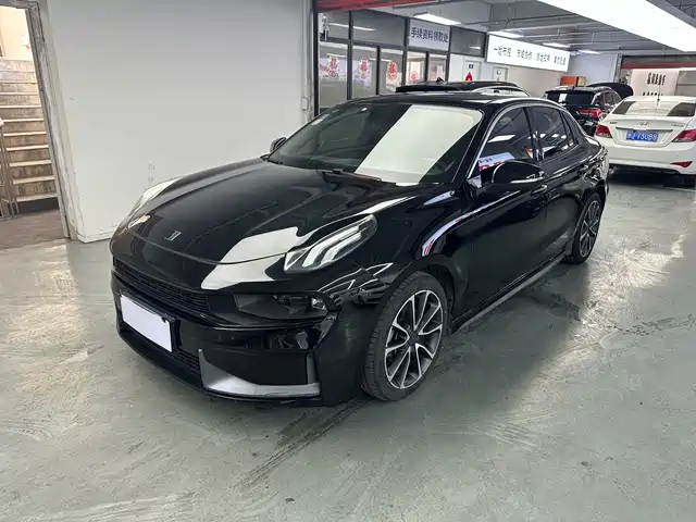 2019 Lynk & Co 03