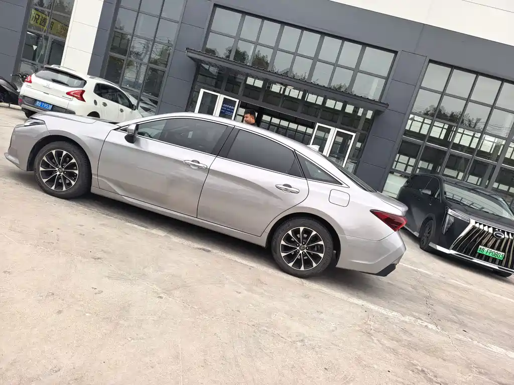 Toyota Avalon — миниатюра 9