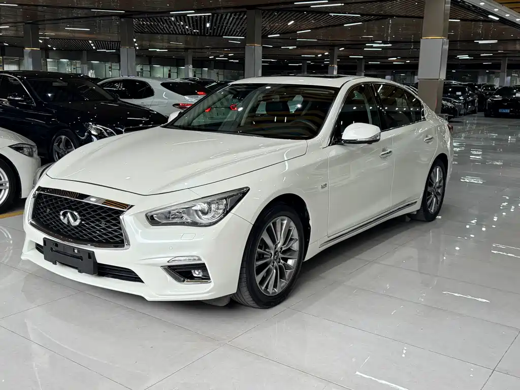 INFINITI Q50L