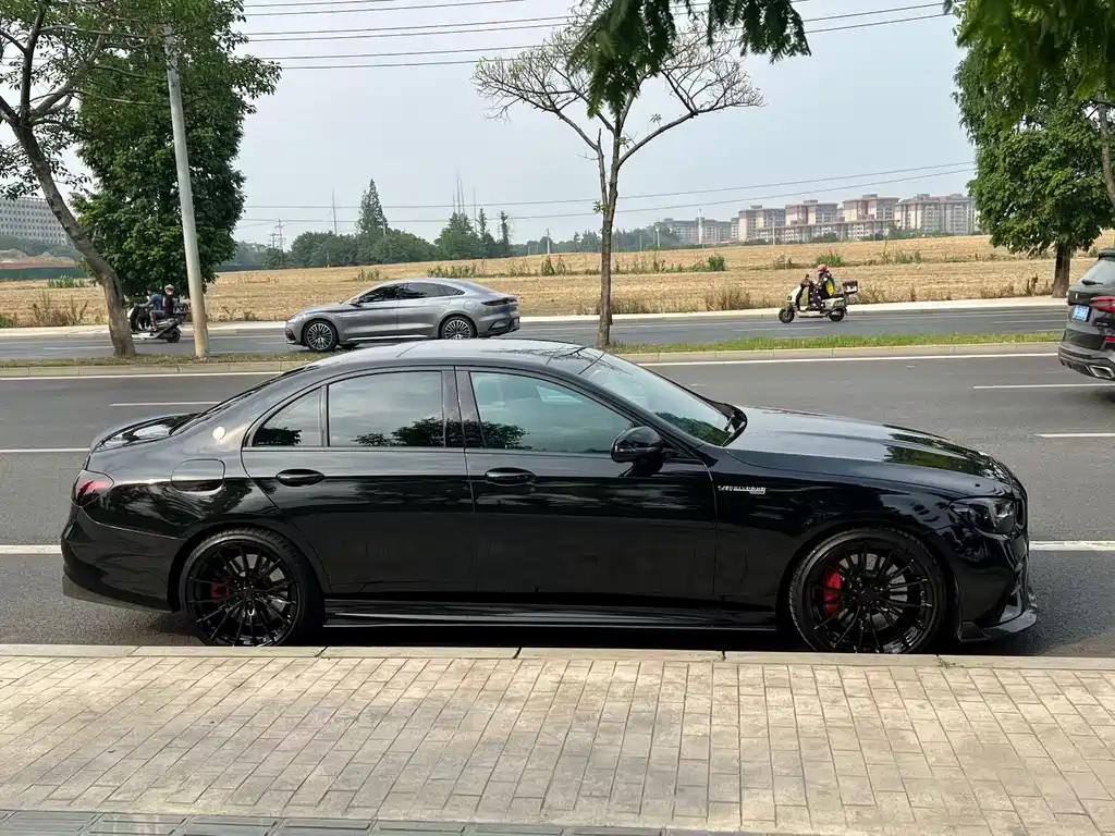 Mercedes-Benz E-Class AMG — миниатюра 3