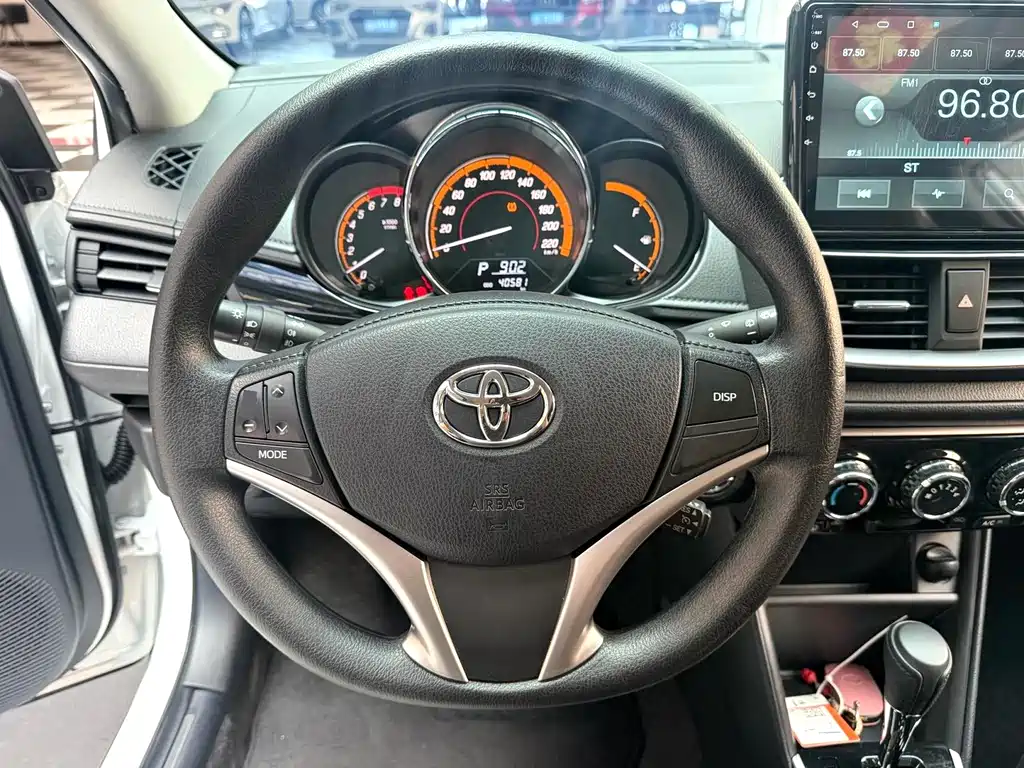 Toyota Yaris L — миниатюра 6