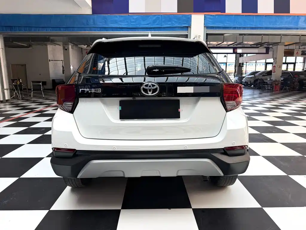 Toyota Yaris L — миниатюра 14