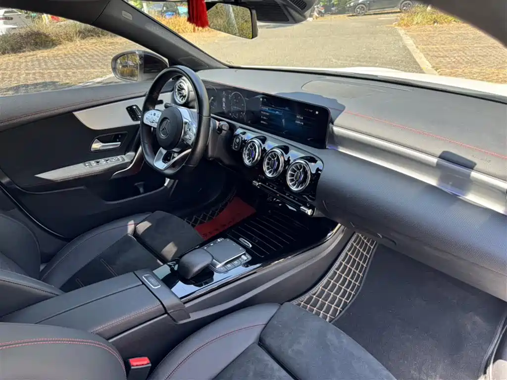 Mercedes-Benz CLA 2023 CLA 200 4MATIC