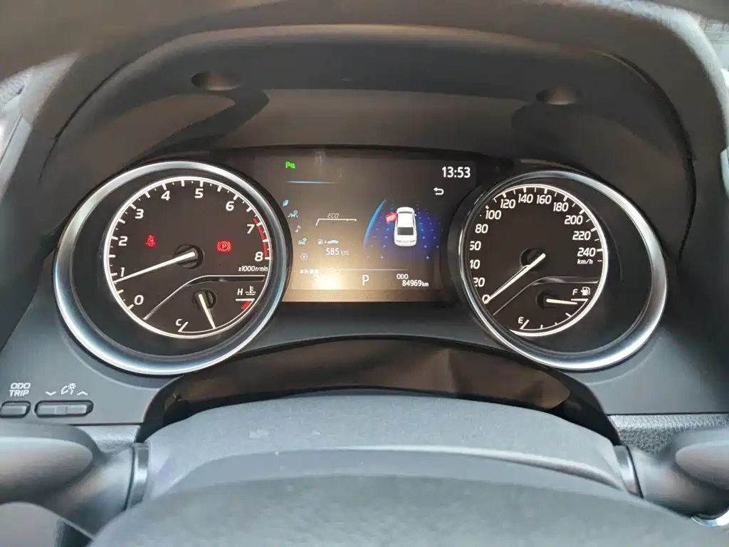 Toyota Camry — миниатюра 12