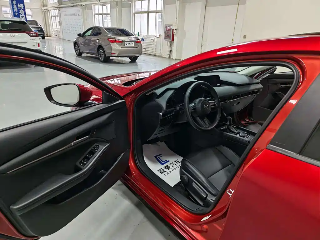 Mazda 3 Axela — миниатюра 11