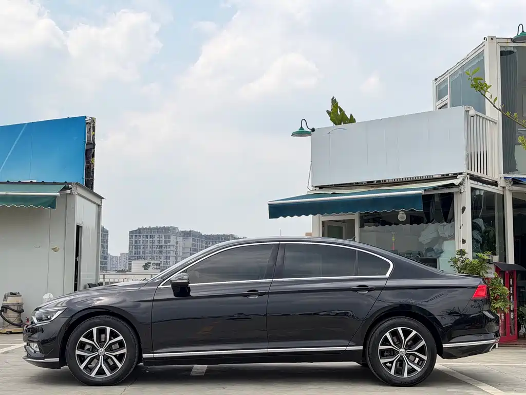 Volkswagen Magotan 2020 330TSI DSG Lead