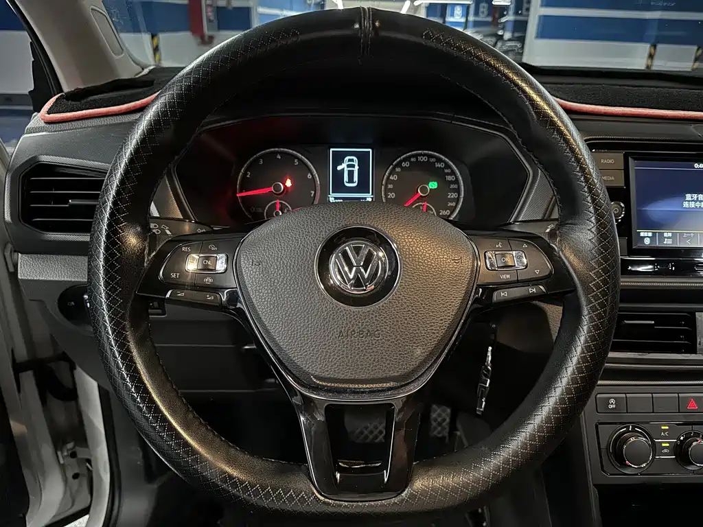 Volkswagen T-Cross — миниатюра 21