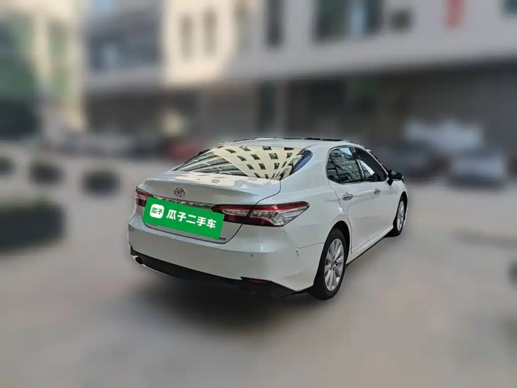 Toyota Camry — миниатюра 6
