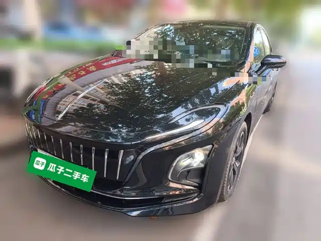 Hongqi E-QM5