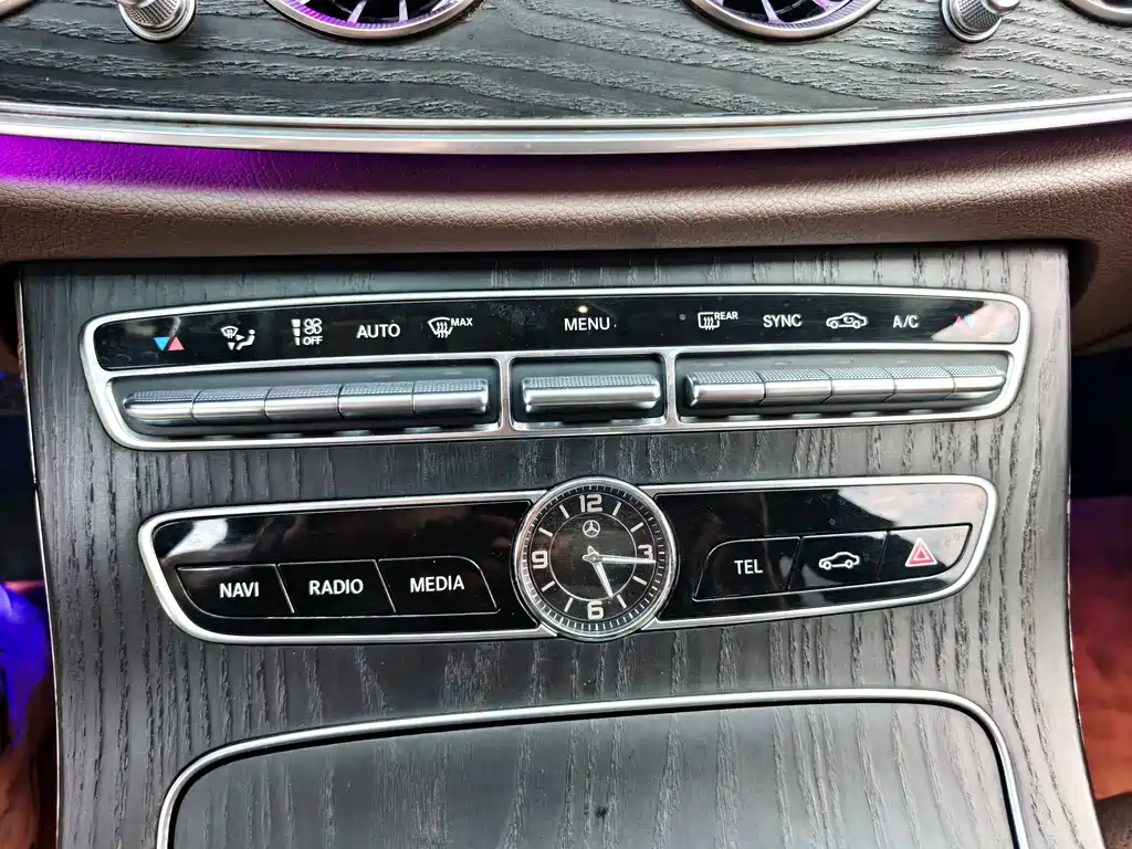 Mercedes-Benz E-Class — миниатюра 15