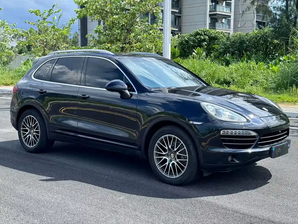Porsche Cayenne — миниатюра 3