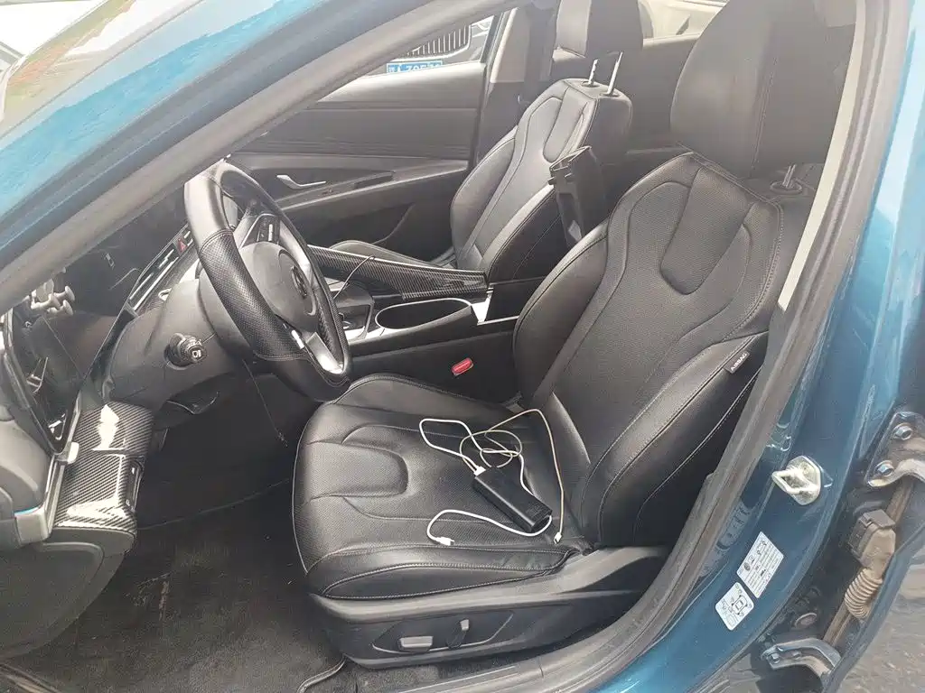 Hyundai Elantra — миниатюра 8