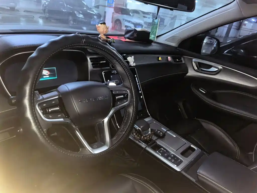 Roewe RX5 New Energy — миниатюра 10