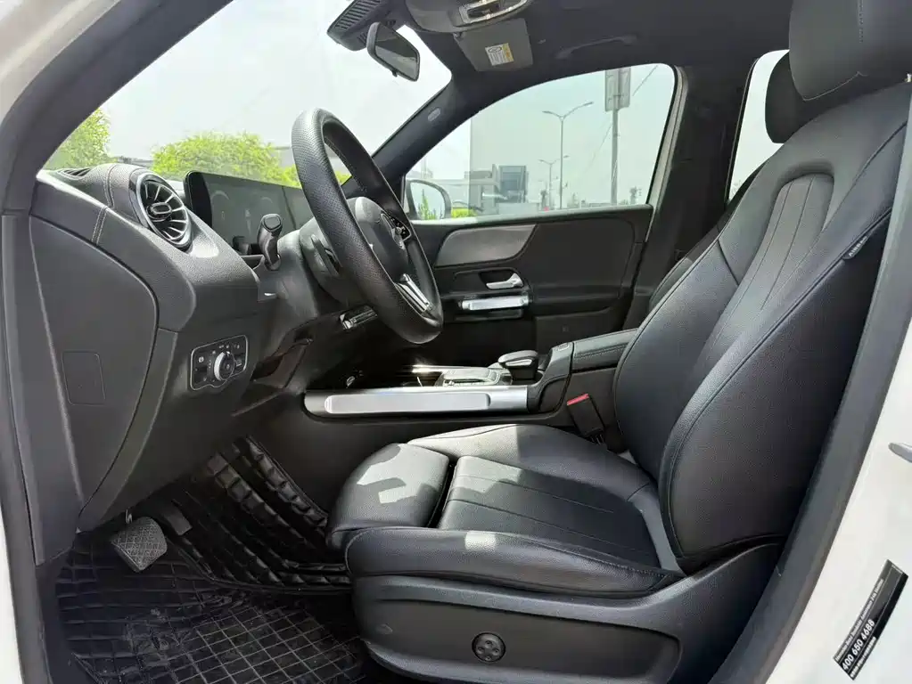 Mercedes-Benz GLB — миниатюра 8