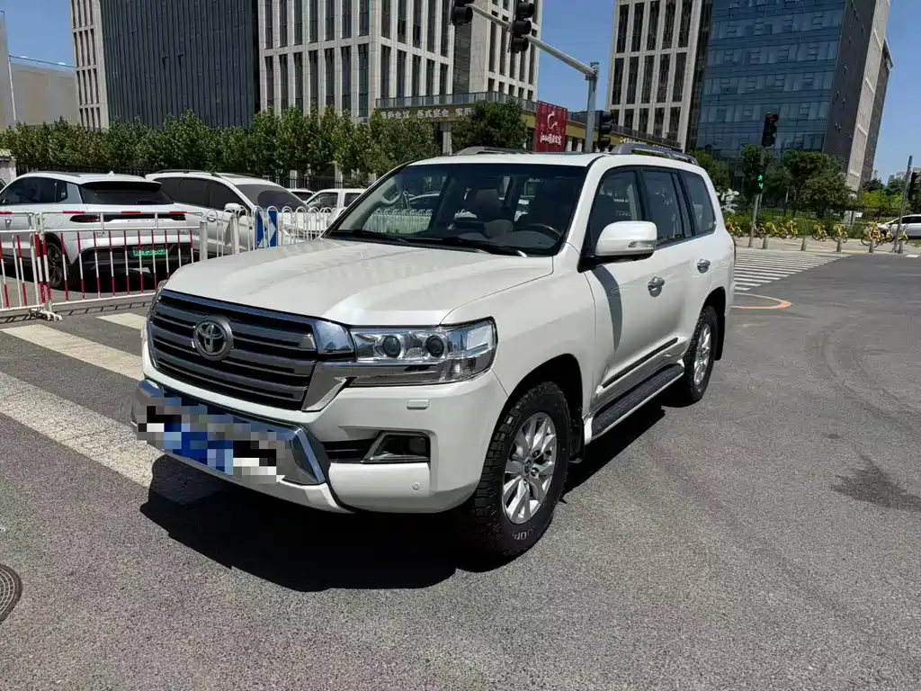 Купить Toyota Land Cruiser