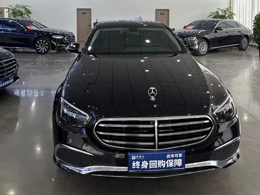 Mercedes-Benz E-Class — миниатюра 11