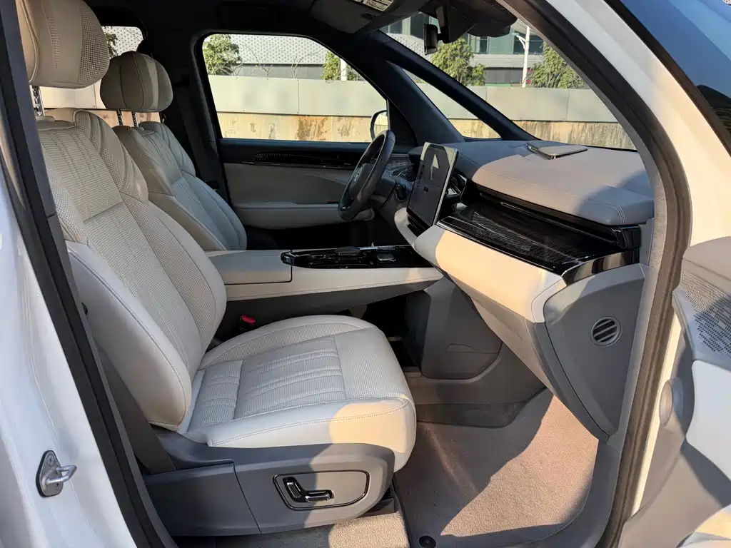 ZEEKR EXTREME KRYPTON 009