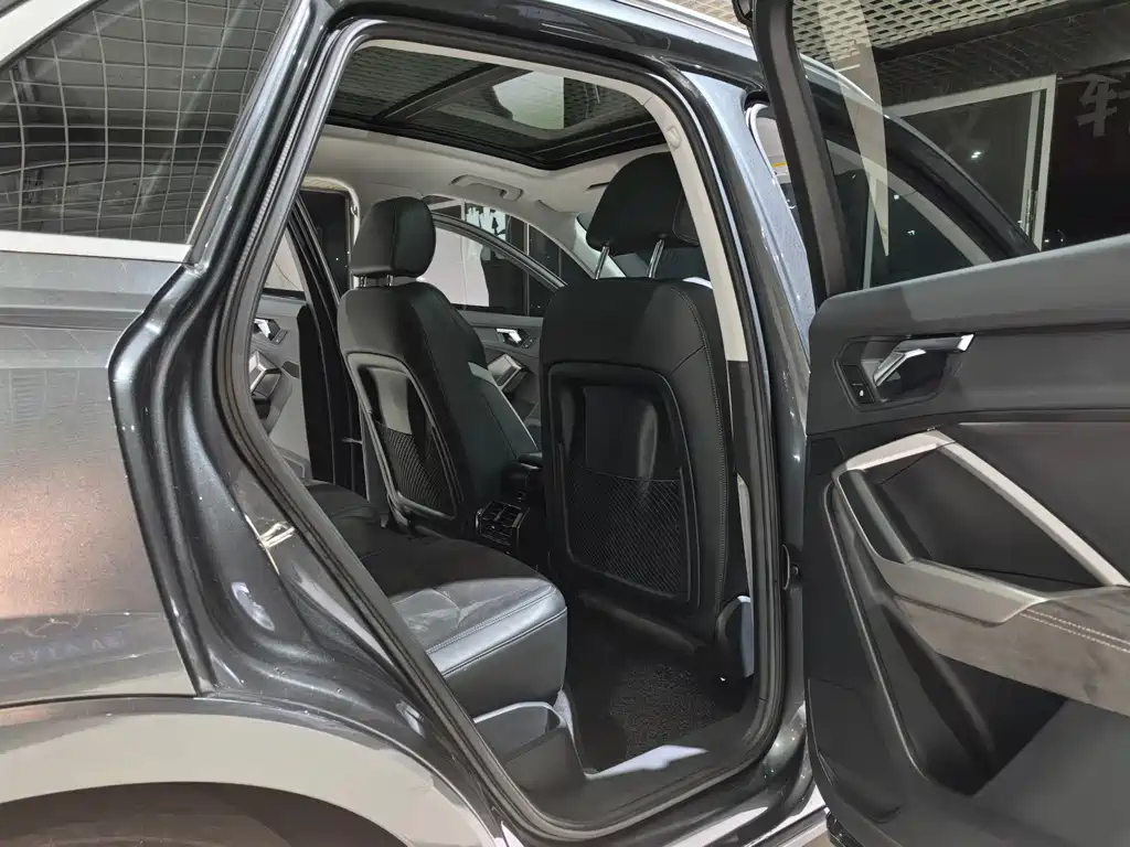 Audi Q3 — миниатюра 10