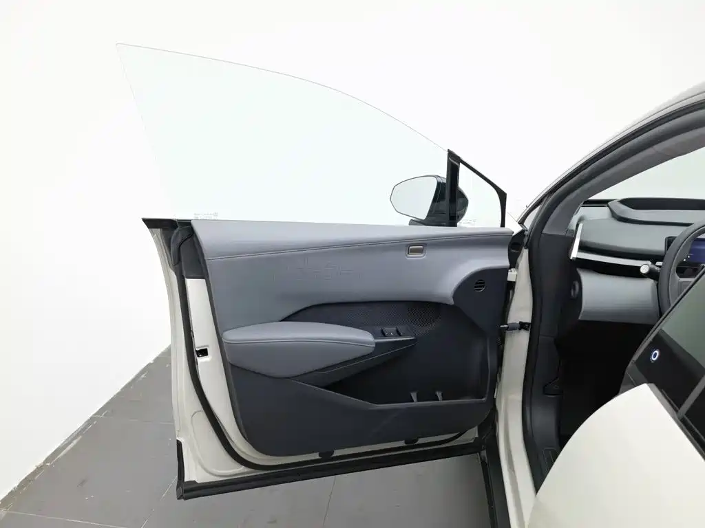 Zeekr X — миниатюра 8