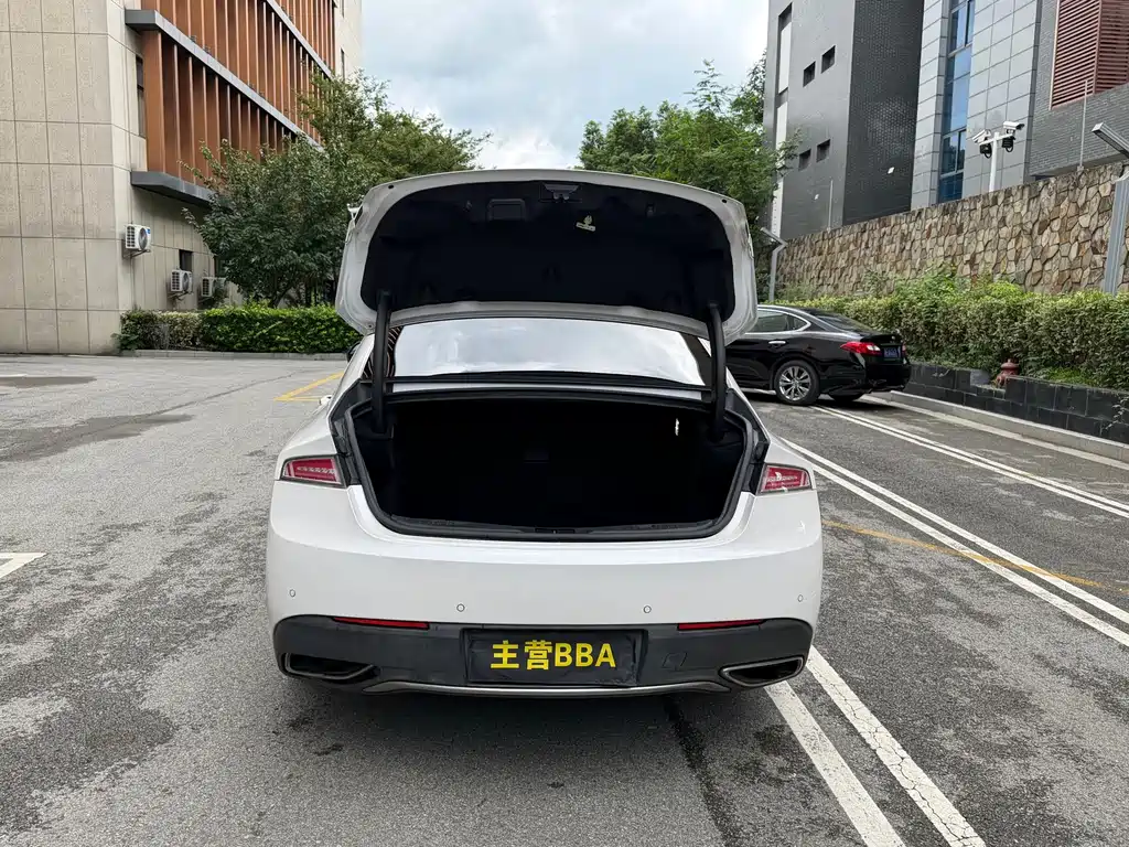 Lincoln MKZ — миниатюра 17