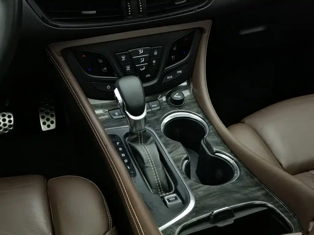 Buick Envision Plus — миниатюра 13