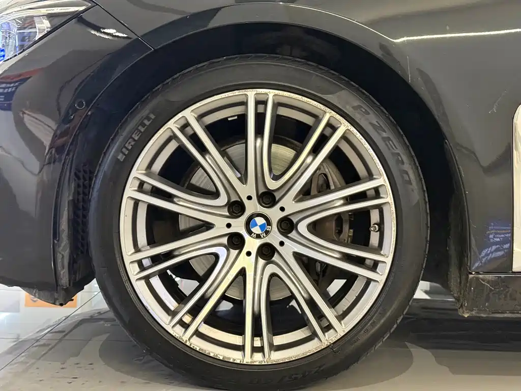 BMW 7 SERIES