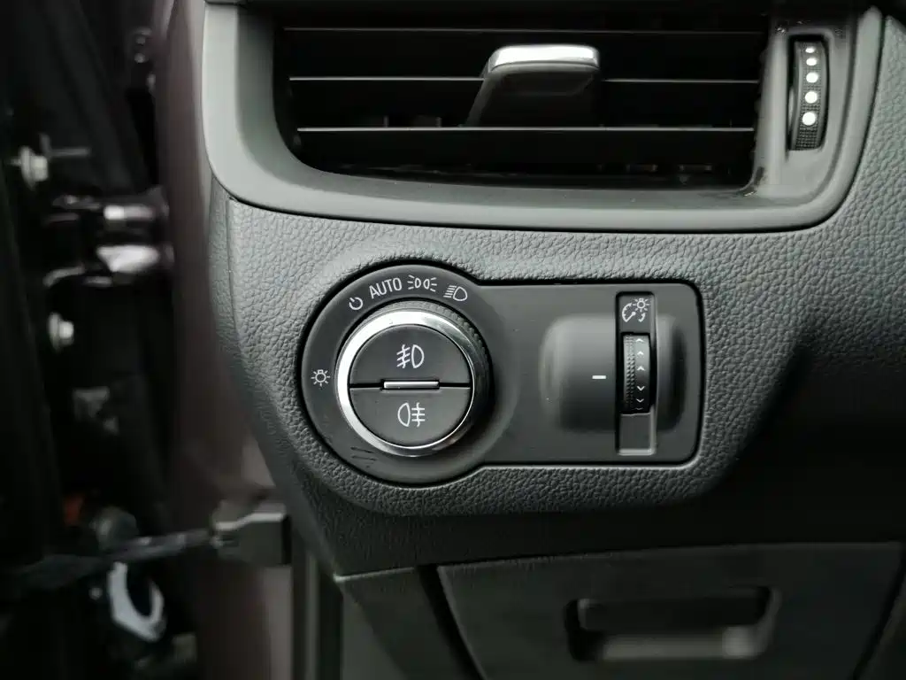 Buick Envision Plus — миниатюра 21