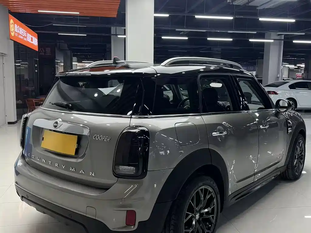 MINI COUNTRYMAN