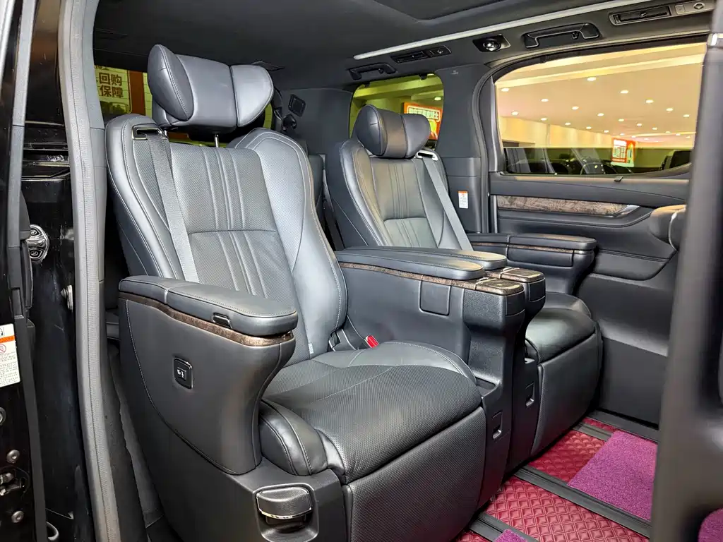 Toyota Vellfire — миниатюра 14